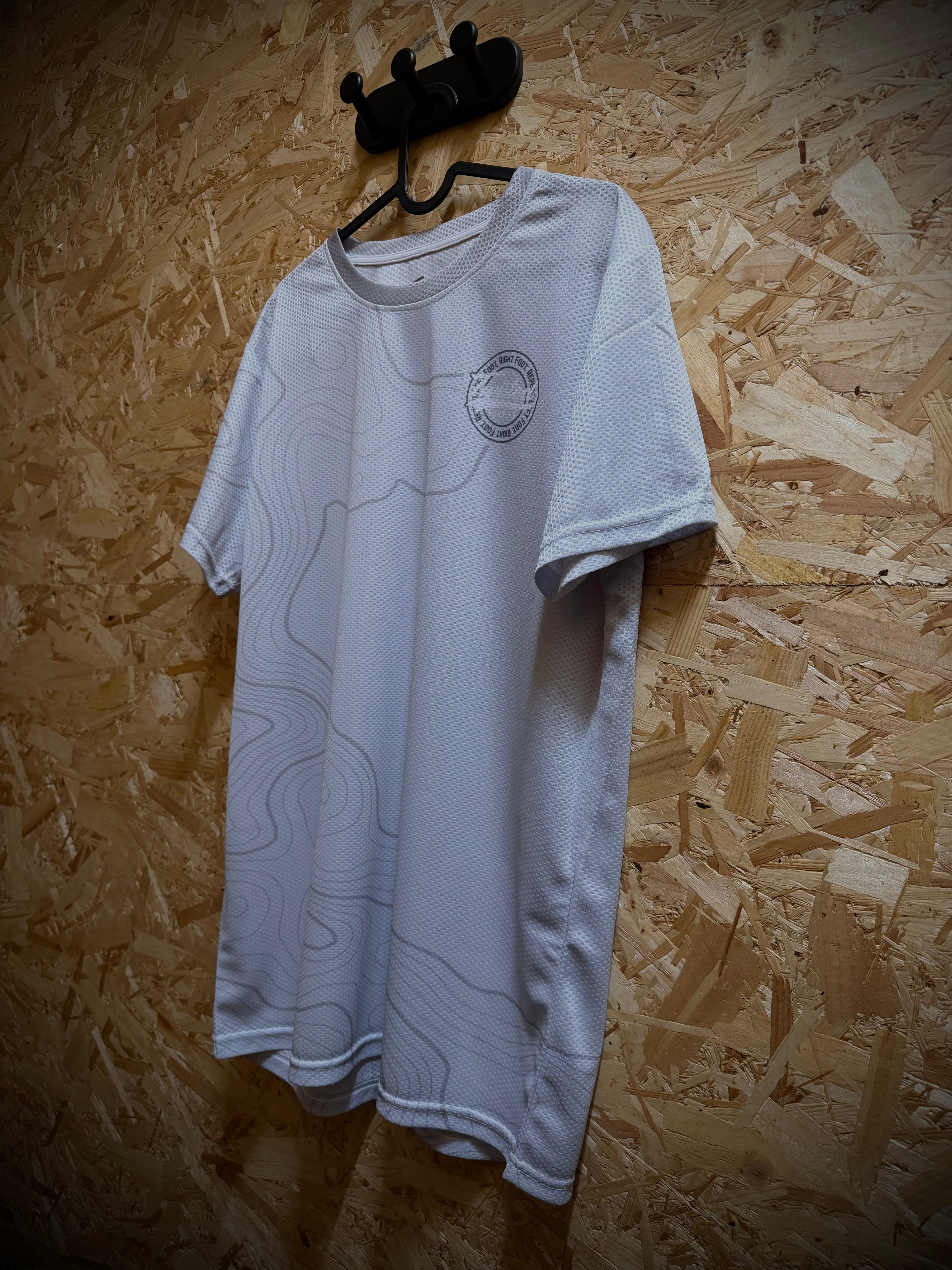 Topo Tee — Silver